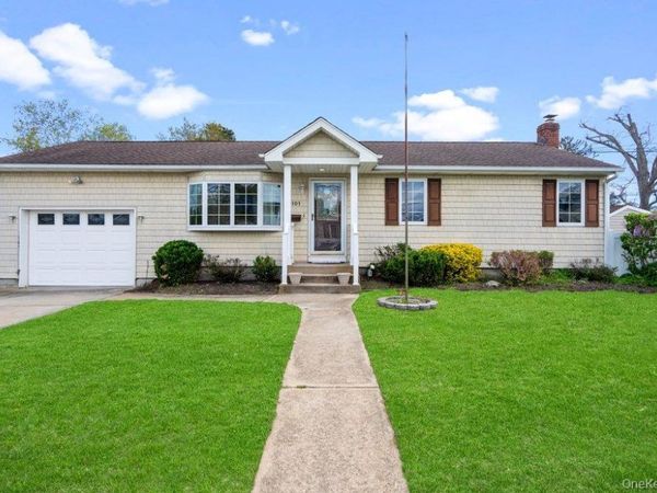 101 Sexton Road, West Babylon, NY 11704