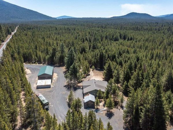 18142 Highway 58, Crescent Lake, OR 97733
