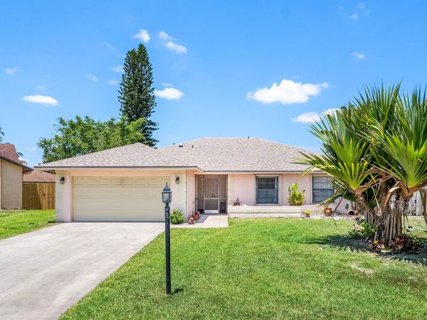 9792 Majorca Place, Boca Raton, FL 33434