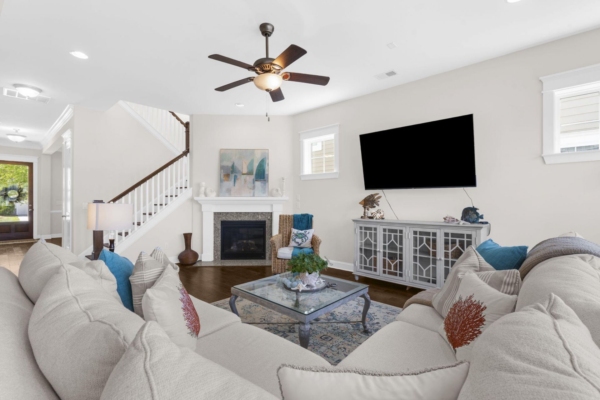 3798 Maidstone Drive Photo 4