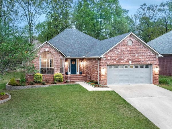 40 Blue Mountain Drive, Maumelle, AR 72113