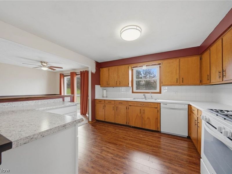 3770 Dotwood Street NW, North Canton, OH 44720 Photo 11