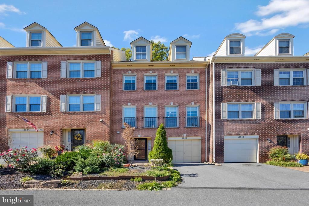 3542 S George Mason Drive, Unit 25, Alexandria, VA 22302 Main Photo