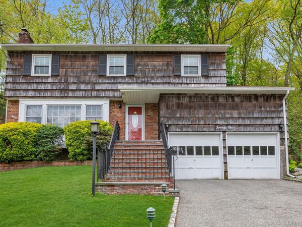 21 Beech Place , Huntington, NY 11743