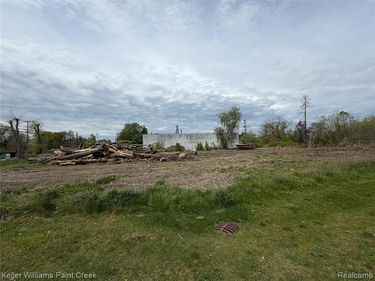 22477 15 Mile Road, Clinton Twp, MI 48035