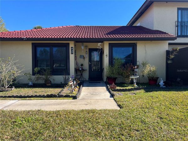 437 HUNTER CIRCLE , KISSIMMEE, FL 34758
