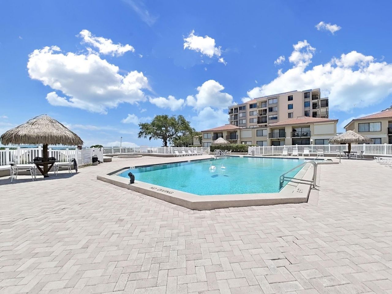 6104 Palma Del Mar Boulevard S, Unit 605, Saint Petersburg, FL 33715 Photo