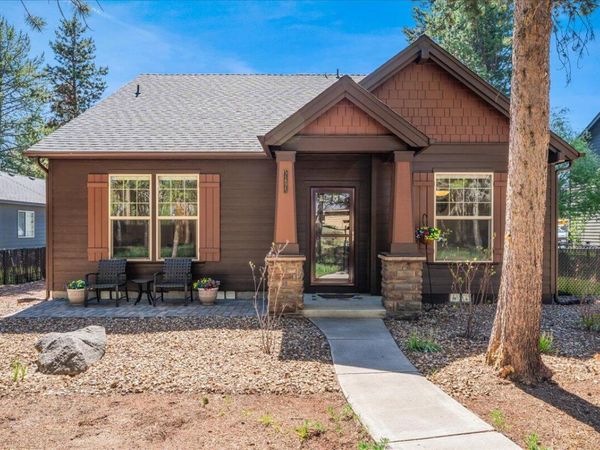 51875 Hollinshead Place, La Pine, OR 97739