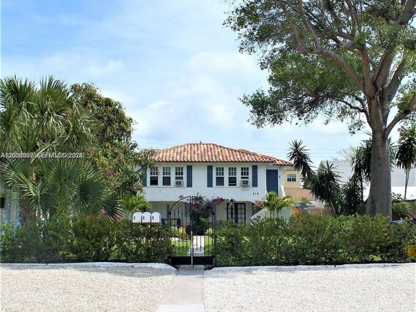 218 S M St , Lake Worth, FL 33460
