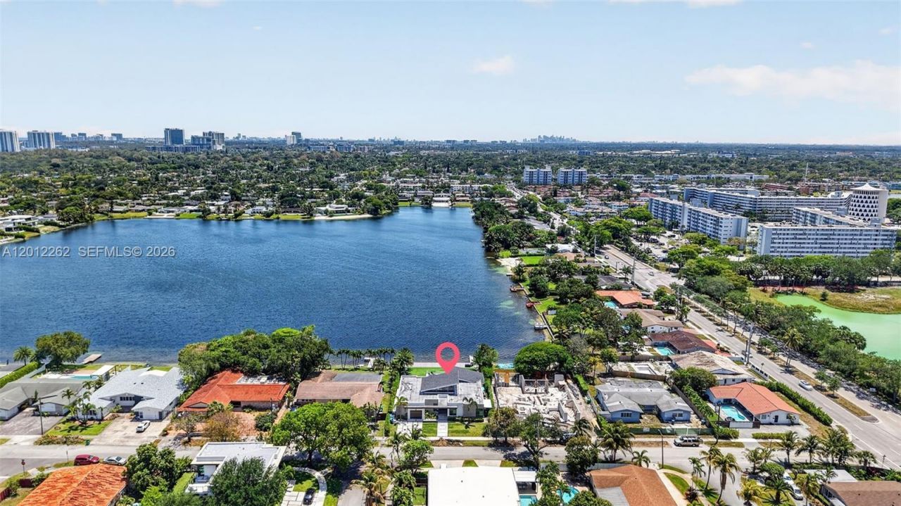 1830 NE 193rd St , Miami, FL 33179 Photo