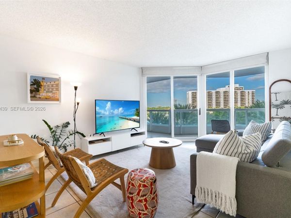 21055 Yacht Club Dr , Unit 605, Aventura, FL 33180