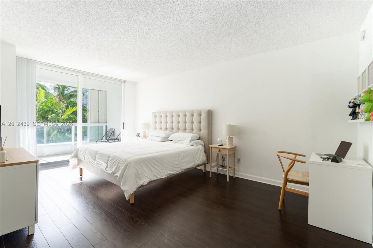 21055 Yacht Club Dr , Unit 605, Aventura, FL 33180 Photo