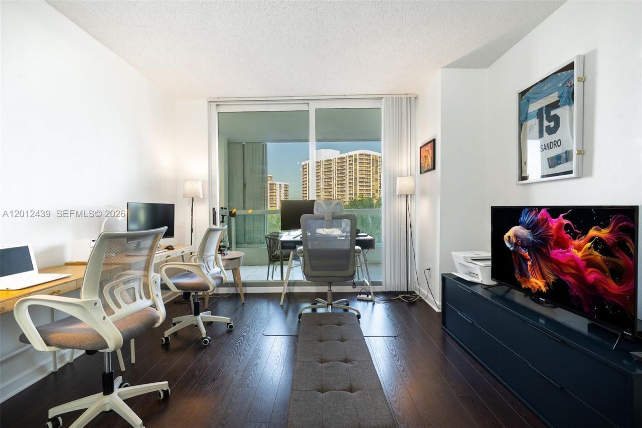 21055 Yacht Club Dr , Unit 605, Aventura, FL 33180 Photo