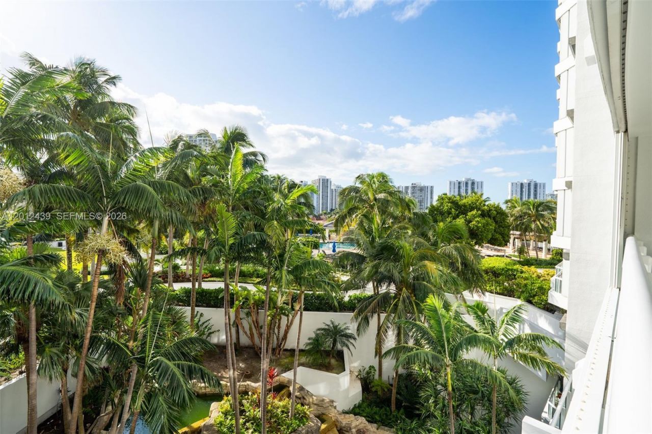 21055 Yacht Club Dr , Unit 605, Aventura, FL 33180 Photo