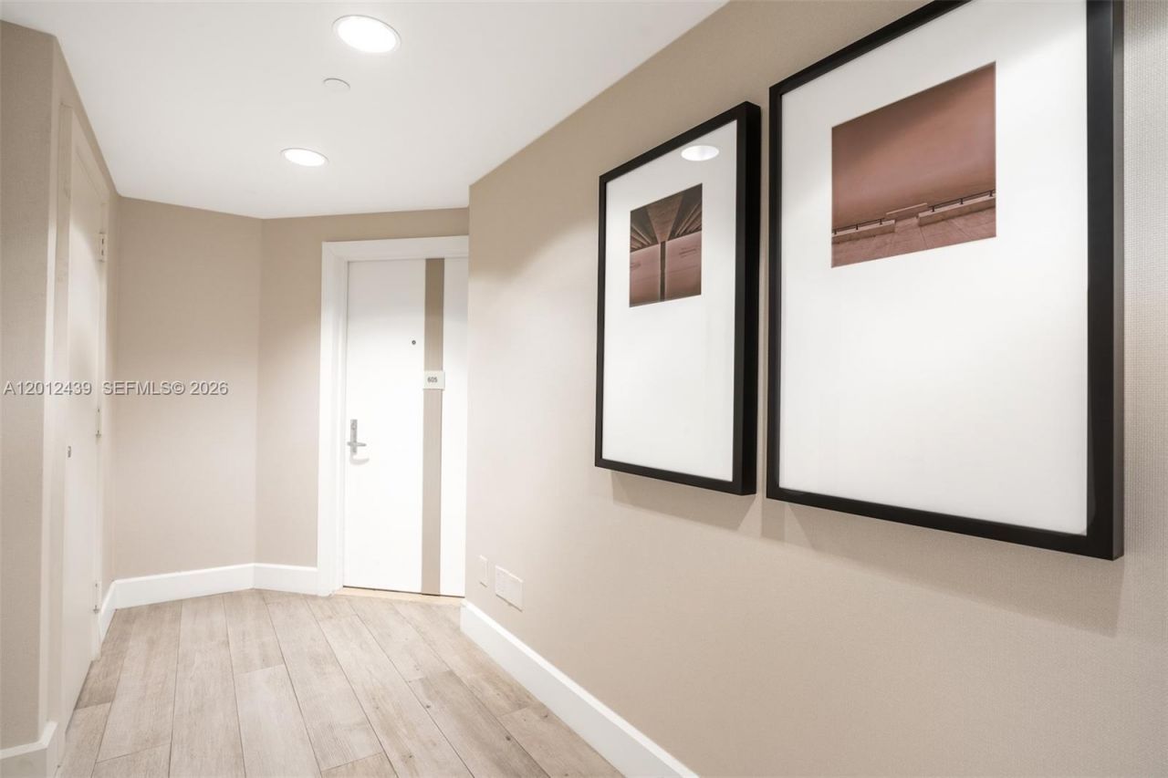 21055 Yacht Club Dr , Unit 605, Aventura, FL 33180 Photo