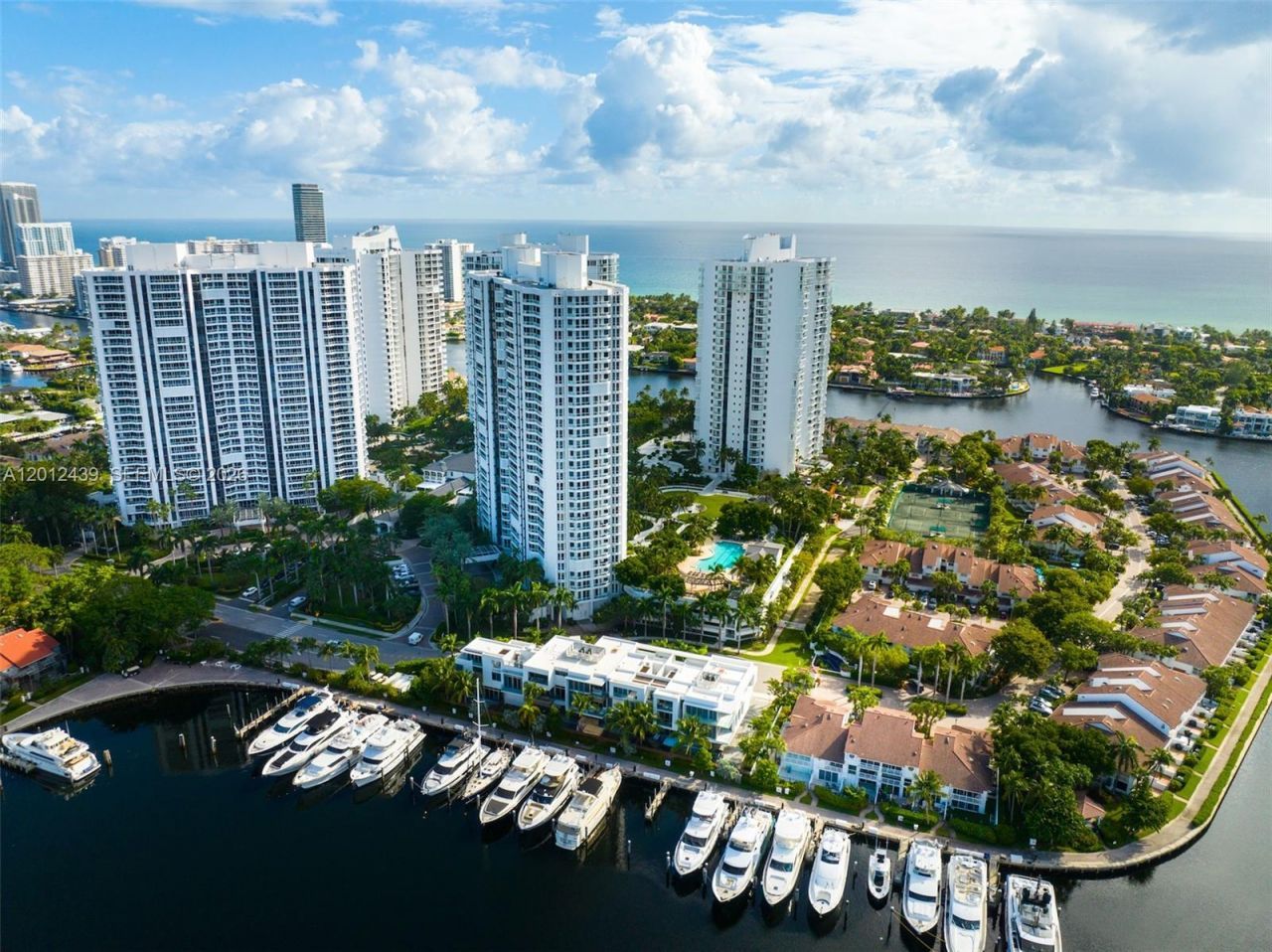 21055 Yacht Club Dr , Unit 605, Aventura, FL 33180 Photo