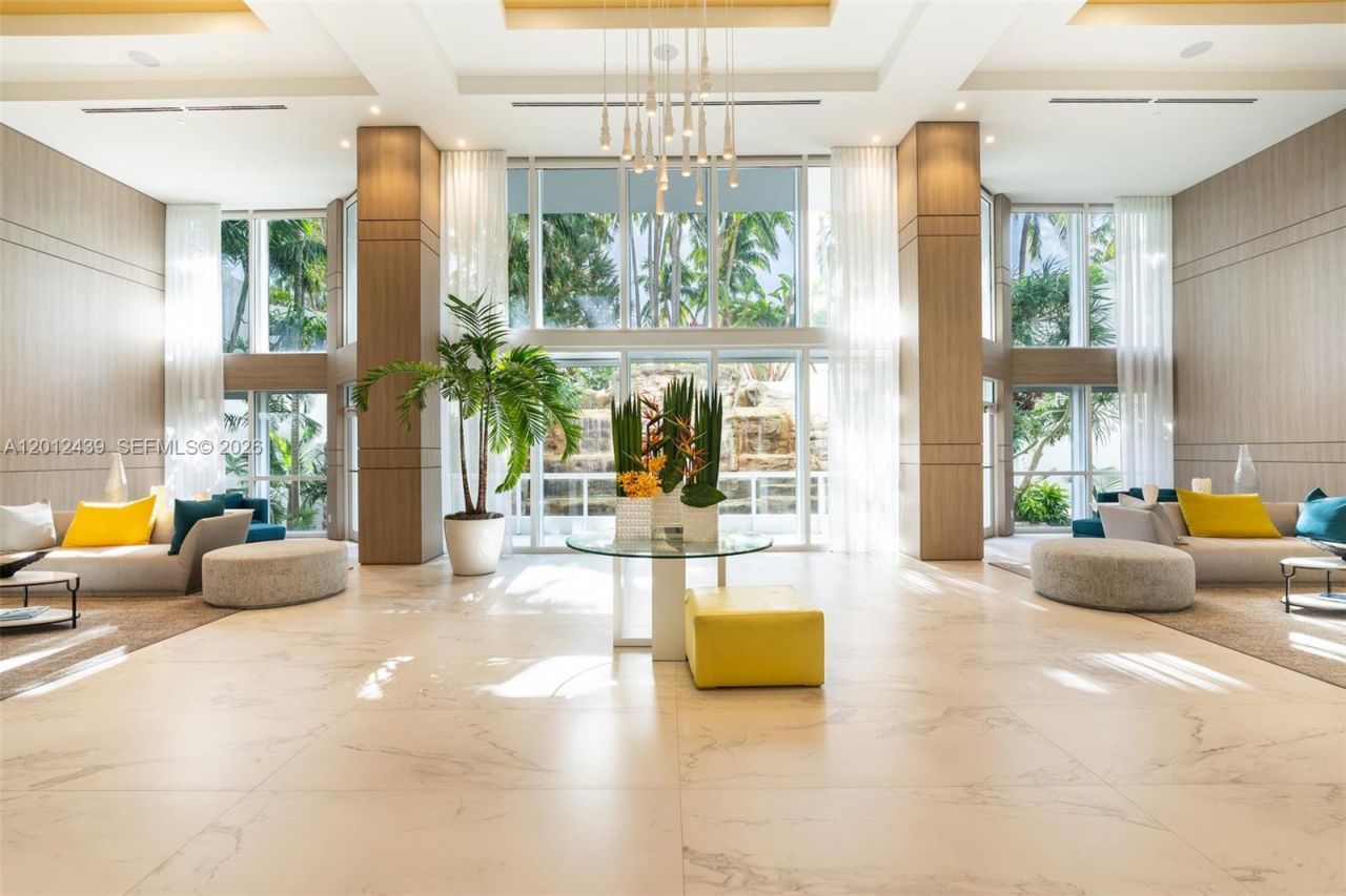 21055 Yacht Club Dr , Unit 605, Aventura, FL 33180 Photo