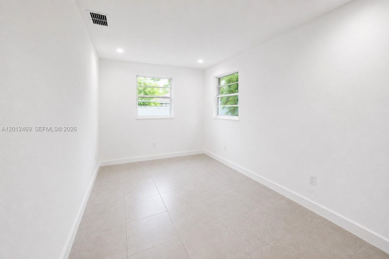 1861 NW 112th St, Miami, FL 33167 Photo
