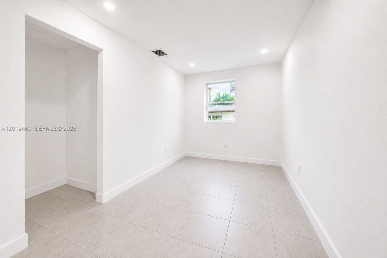 1861 NW 112th St, Miami, FL 33167 Photo