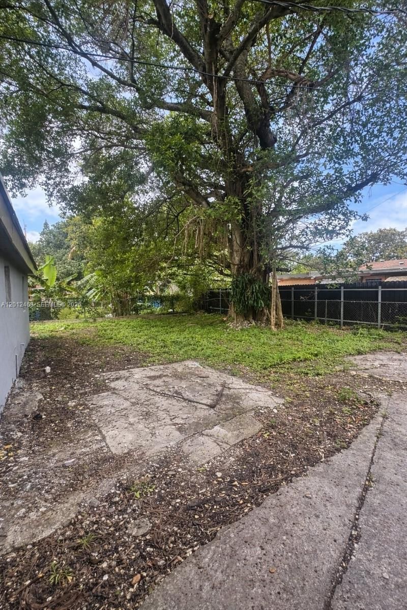 1861 NW 112th St, Miami, FL 33167 Photo