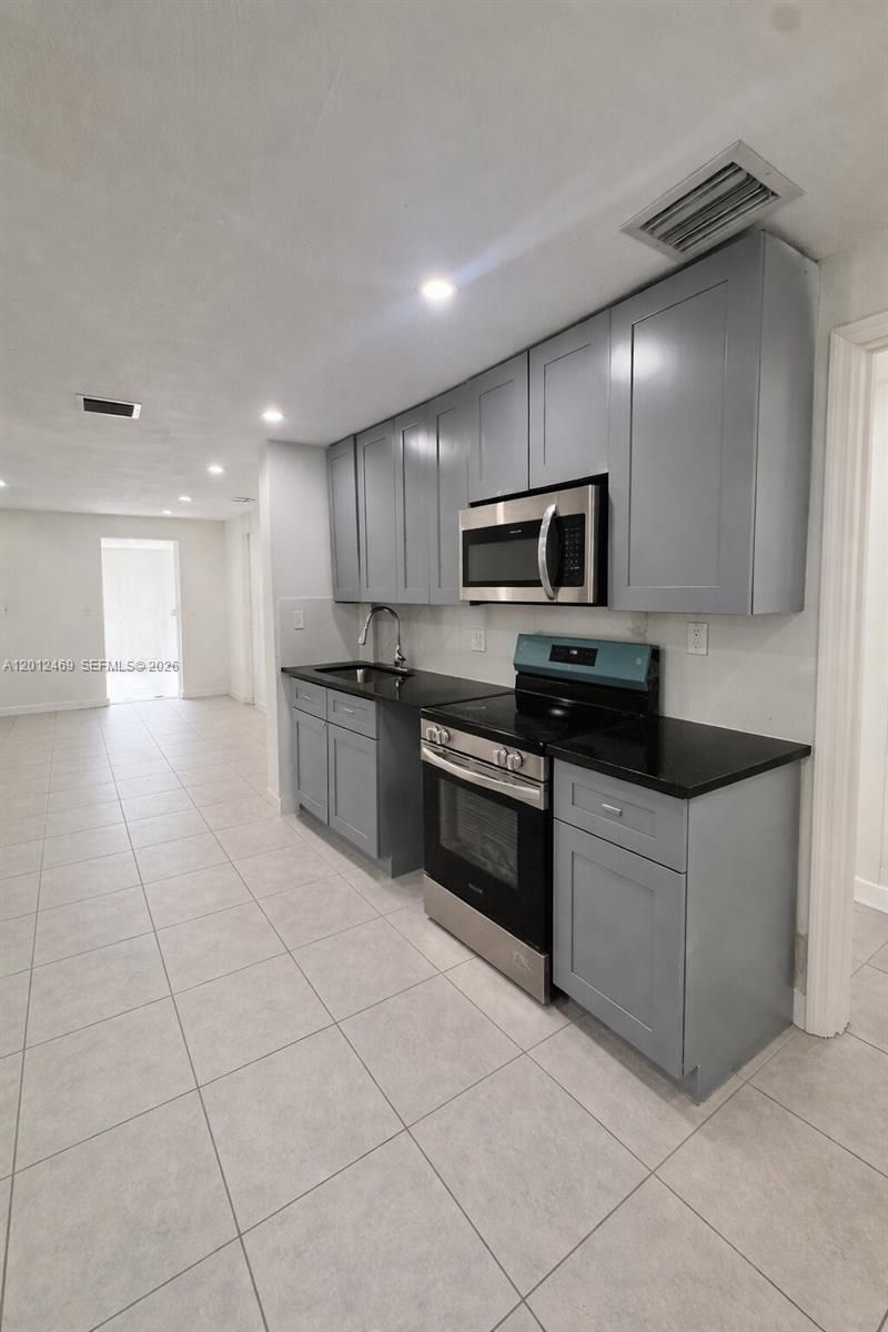 1861 NW 112th St, Miami, FL 33167 Photo