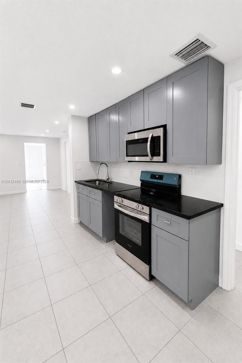 1861 NW 112th St, Miami, FL 33167 Photo