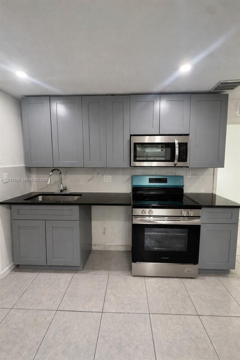 1861 NW 112th St, Miami, FL 33167 Photo