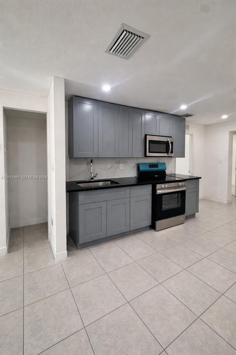 1861 NW 112th St, Miami, FL 33167 Photo