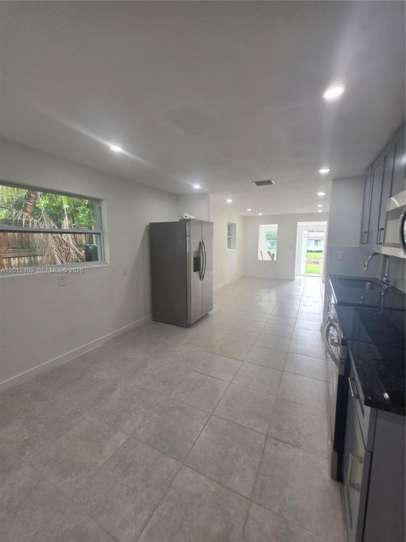1861 NW 112th St, Miami, FL 33167 Photo