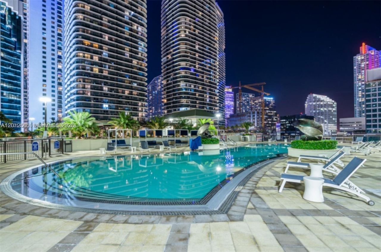 999 SW 1st Ave, Unit 1601, Miami, FL 33130 Photo