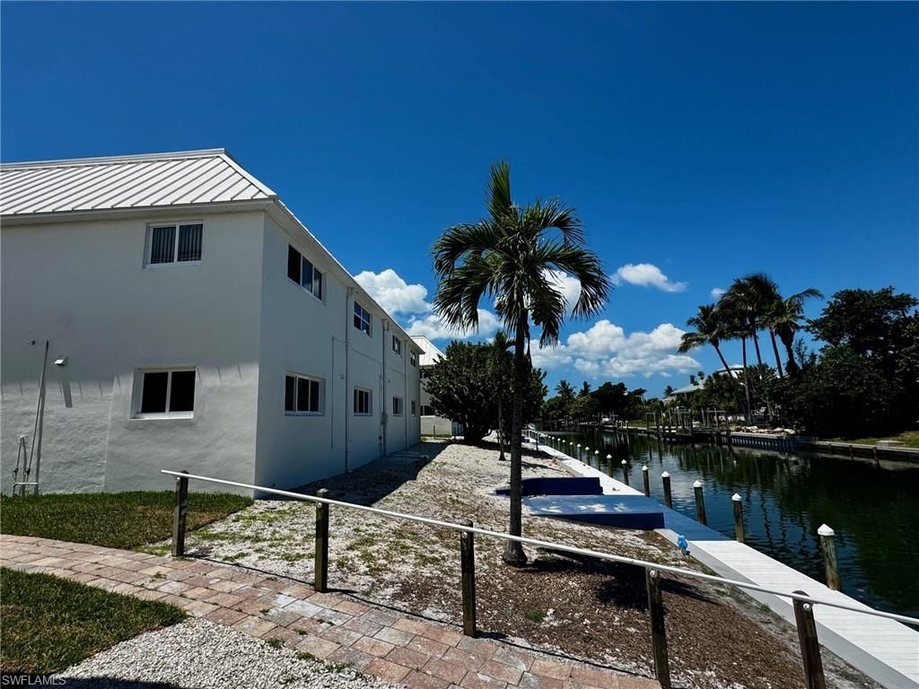 805 E Gulf Dr, Unit B4, Sanibel, FL 33957 Photo