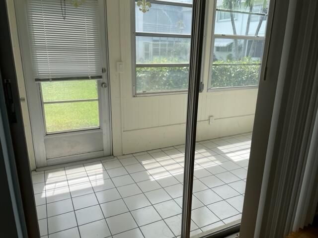 2960 Lake Osborne Drive, Unit 107, Lake Worth Beach, FL 33461 Photo