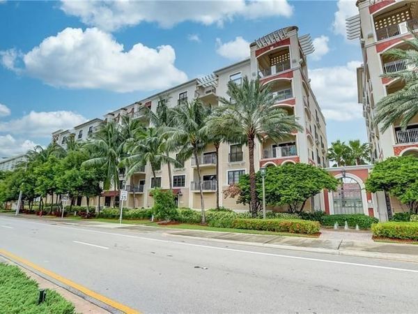 2409 N Ocean Boulevard, Unit 427, Fort Lauderdale, FL 33305