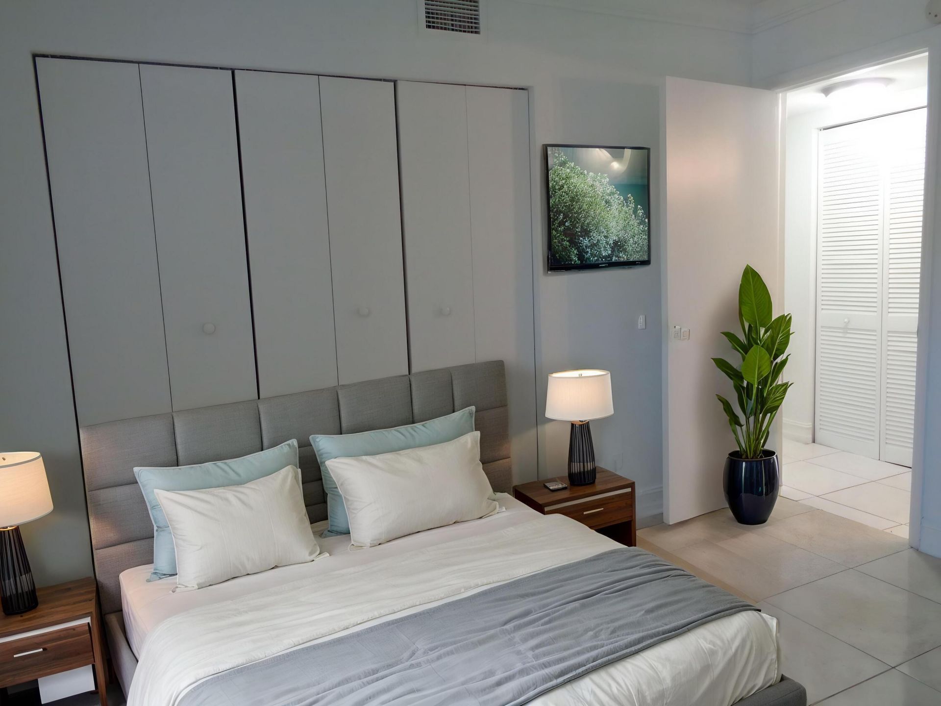 2008 Jackson Street, Unit E9, Hollywood, FL 33020 Photo