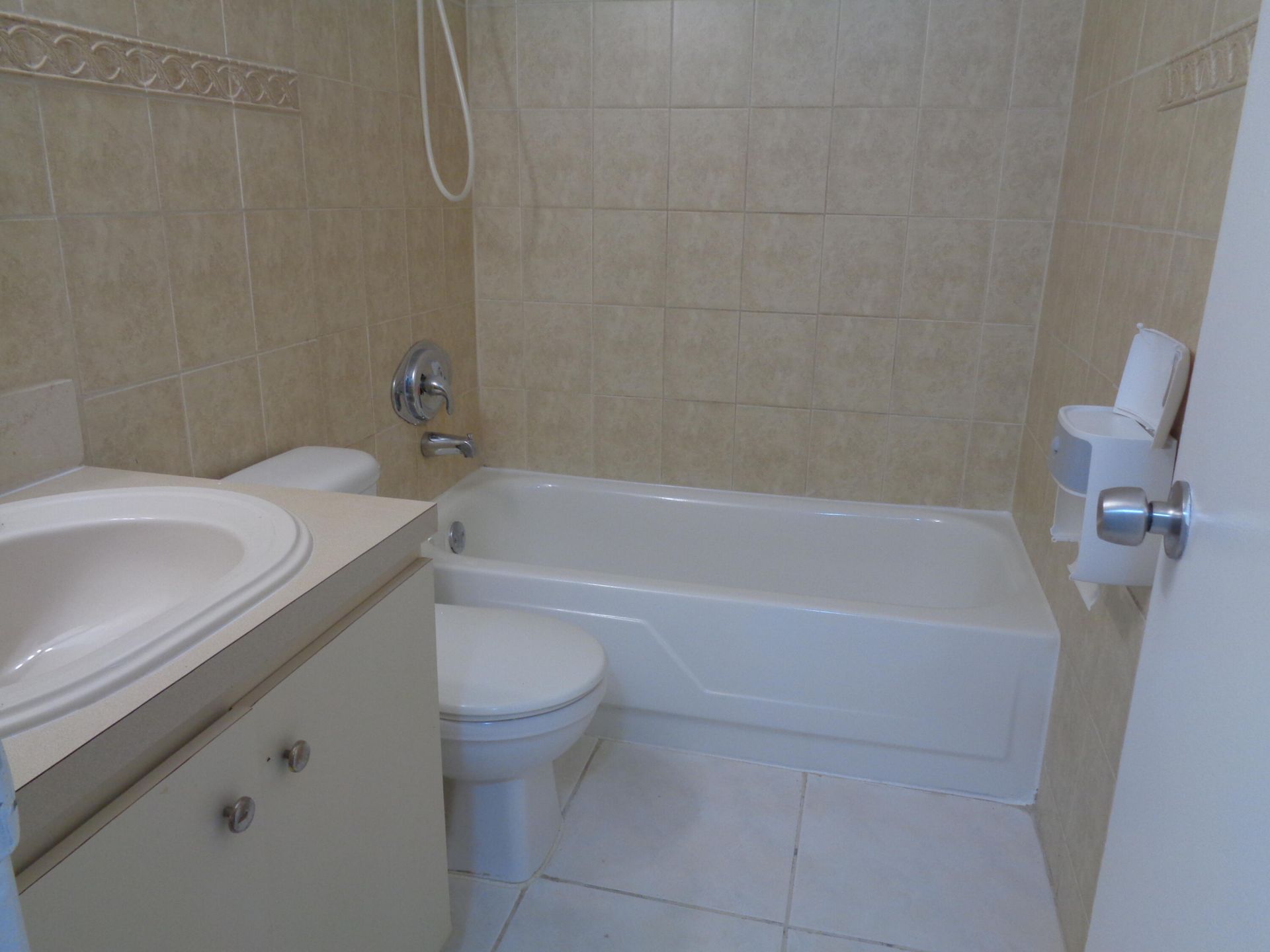2008 Jackson Street, Unit E9, Hollywood, FL 33020 Photo
