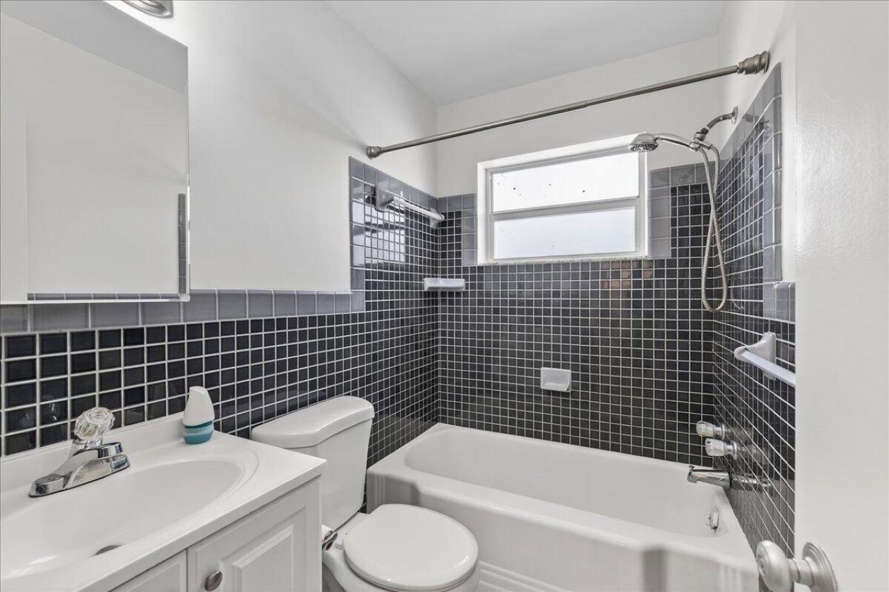 1016 N 16th Avenue, Unit 3, Hollywood, FL 33020 Photo