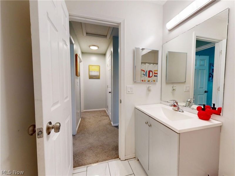8801 Clark Avenue, Cleveland, OH 44102 Photo 27