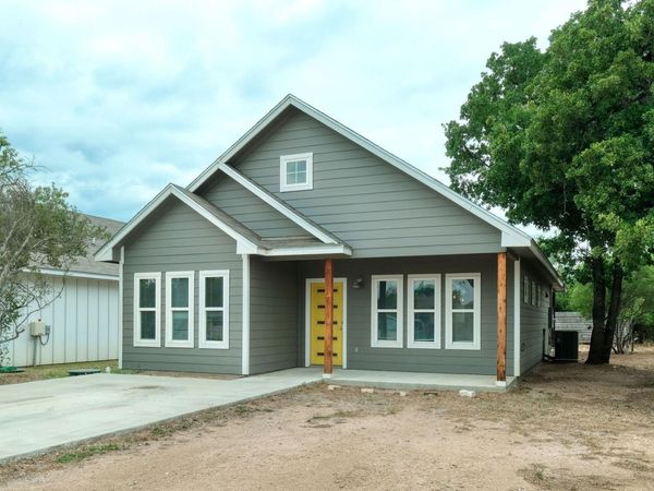1527 Geronimo TRL , Kingsland, TX 78639