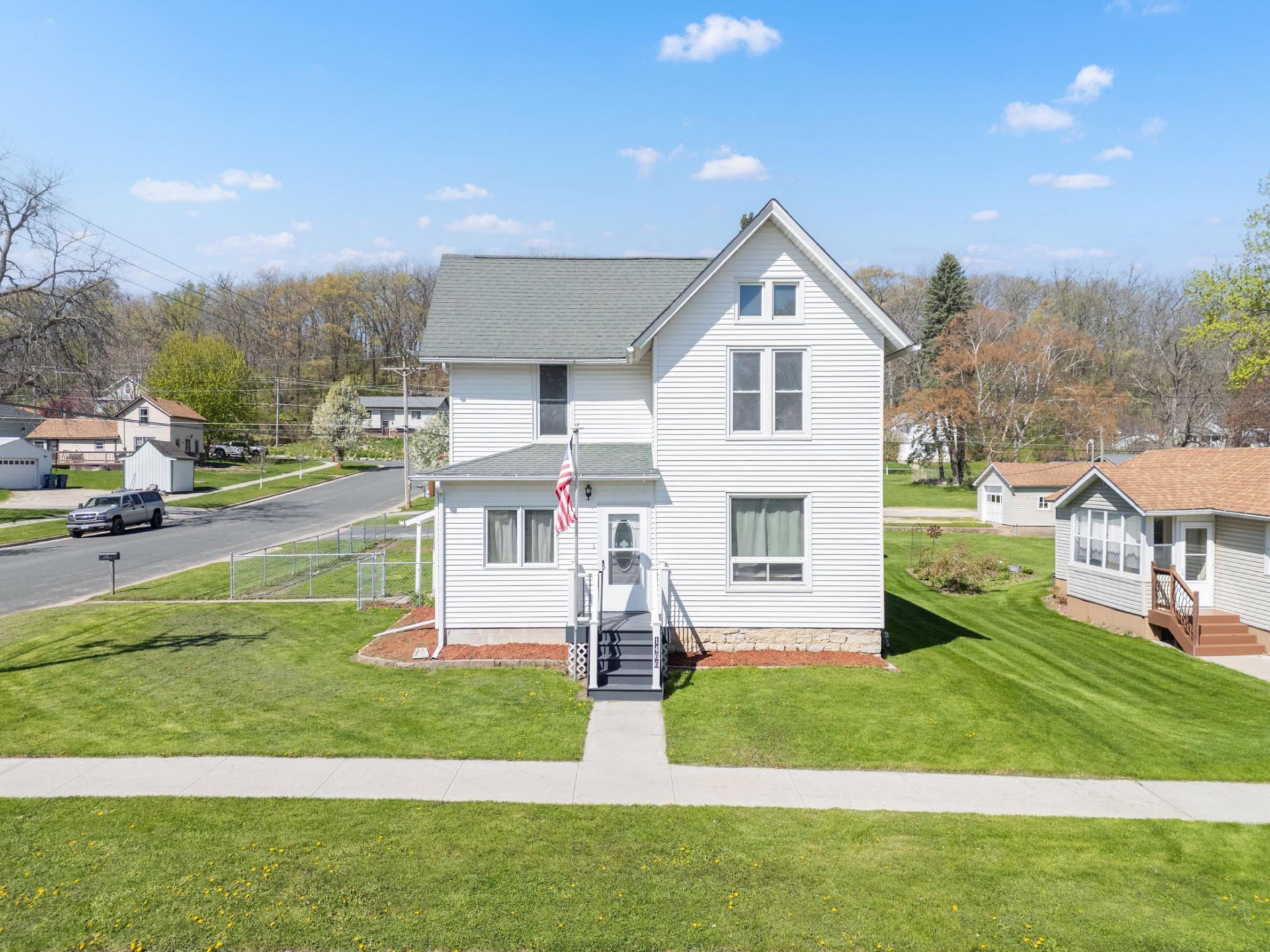 1466 Saint Charles Avenue, Saint Charles, MN 55972
