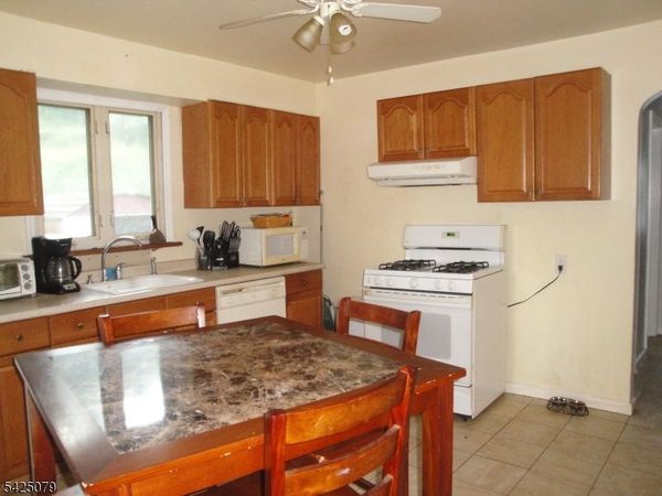 290 Central Ave, Haledon, NJ 07508