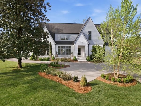 2825 Sugar Tree Rd , Nashville, TN 37215