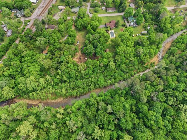205 & 207 Leggett Road , Sale Creek, TN 37373