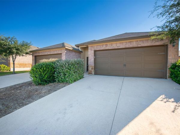 245 Joanne LOOP, Unit B, Buda, TX 78610