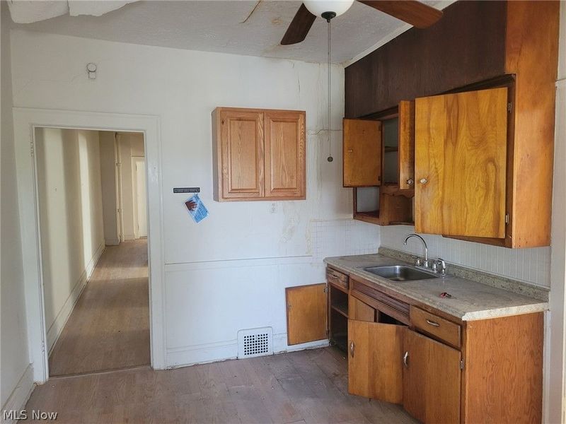 3750 E 142 Street, Cleveland, OH 44120 Photo 6