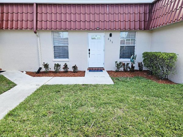 835 Salem Lane, Lake Worth, FL 33467