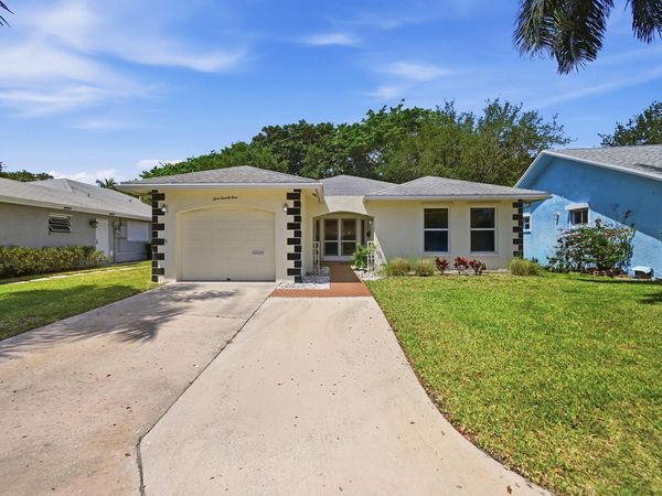 321 Del Rio Boulevard, Boca Raton, FL 33432