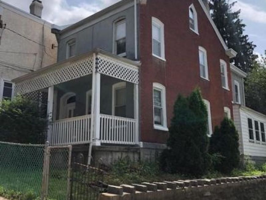 247 Green Lane, Philadelphia, PA 19128 Main Photo