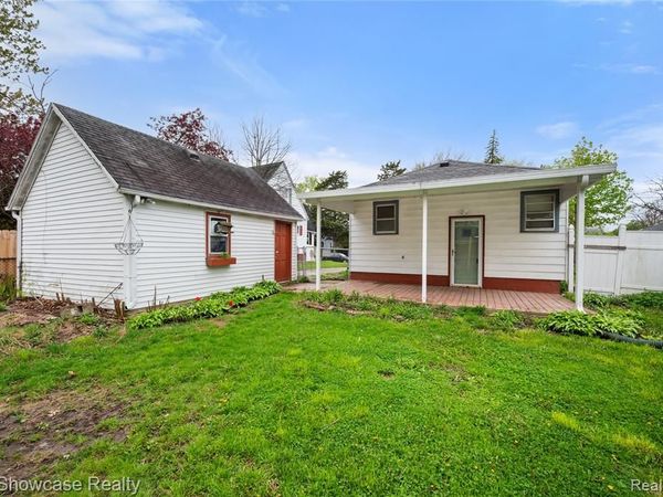 1409 Stocker Avenue, Flint, MI 48503
