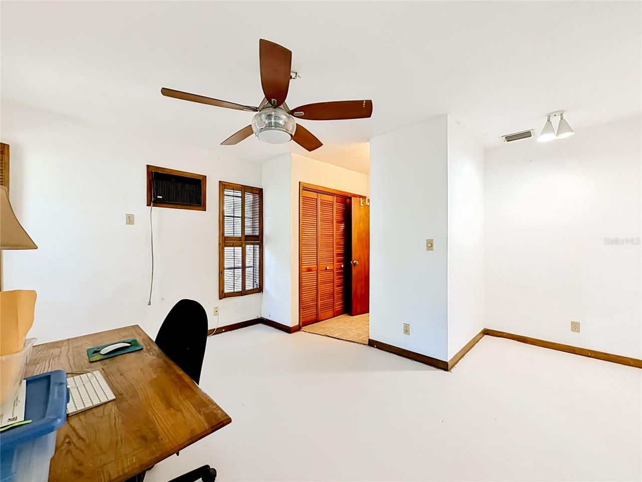 211 NW Monroe Circle N, Saint Petersburg, FL 33702 Photo