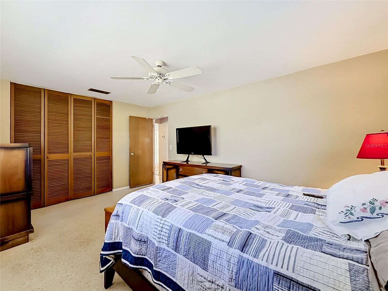 211 NW Monroe Circle N, Saint Petersburg, FL 33702 Photo